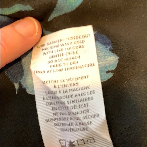 Flowy, Flutter-Sleeved Cold Shoulder Top - Picture 6 of 7